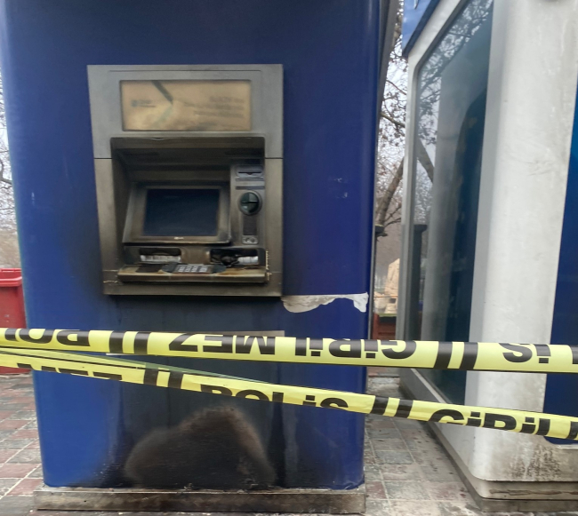Siirt'te banka ATM'leri kundaklandı