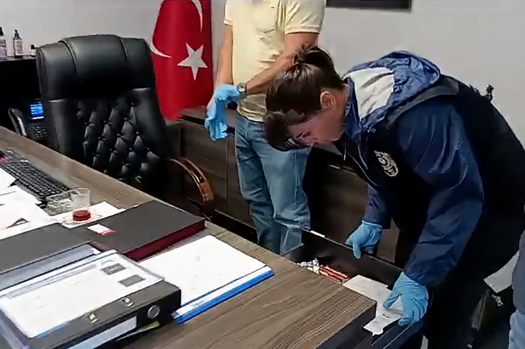 Mersin'deki yolsuzluk soruşturmasında tutuklama kararı