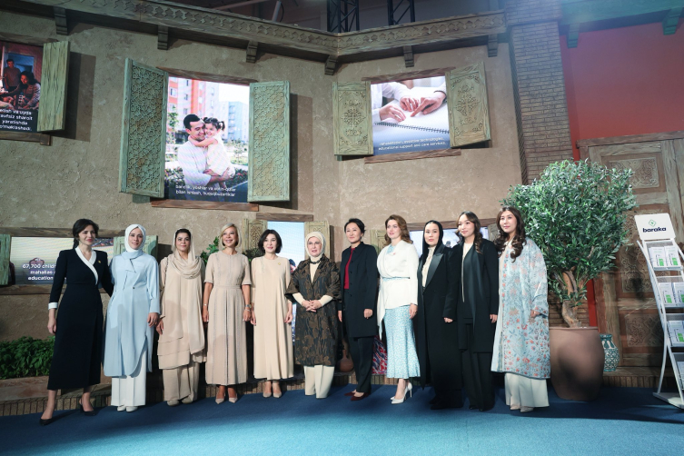 Emine Erdoğan'dan Özbekistan'da çocukların geleceğine odaklanan sergiye ziyaret