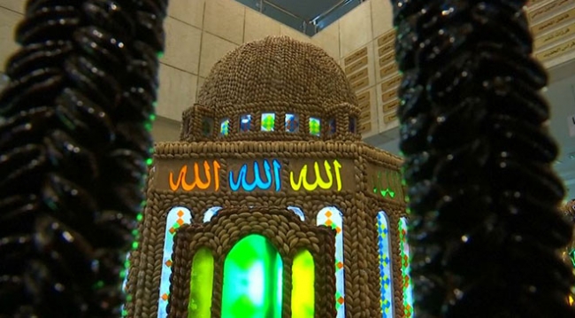 Ürdünlü sanatçı eserlerini geri dönüştürülmüş malzemeler ile ortaya çıkarıyor