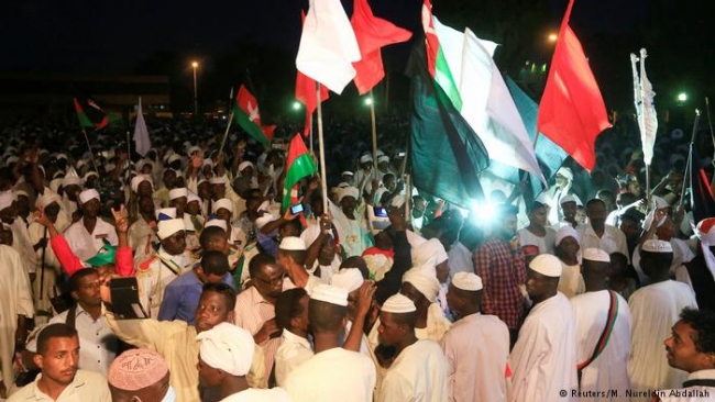 Sudan ordusundan ülke yönetimine destek
