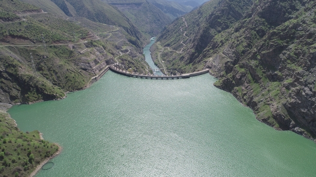 Karakaya Barajı'ndan su tahliyesine başlandı