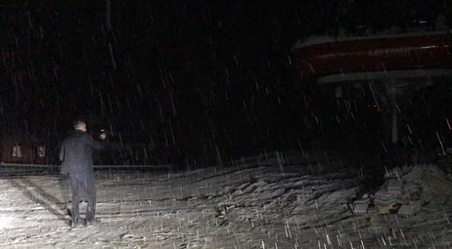 Sarıkamış’a mevsimin ilk karı yağdı