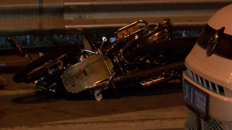 Esenler’de otomobil motosiklete çarptı: 1 ölü