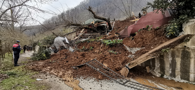 Ordu'da iki haftada 400 heyelan: 148 yapı tahliye edildi