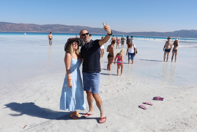 Salda'nın Beyaz Adalar'ı son ziyaretçilerini ağırlıyor