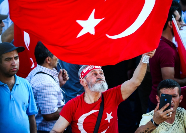 15 Temmuz Şehitler Köprüsü'nde insan seli