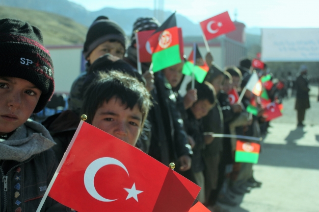 TİKA Afganistan’da klinik yaptırdı