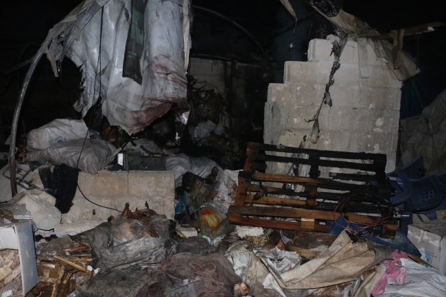 İran destekli gruplardan İdlib'de sığınmacı kampına füze saldırısı