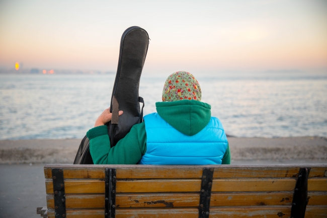 Türkiye'de yaşayan Hobotova, gitarla hayata tutundu