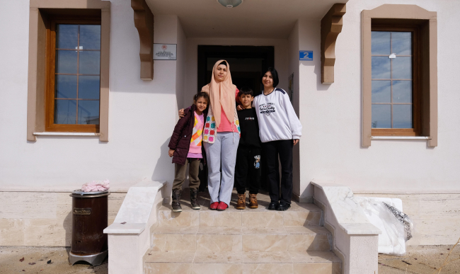 Konya'da köylüler hiç oturmadıkları evlerini depremzedelere açtı