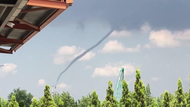 İstanbul'da hortum paniğe neden oldu