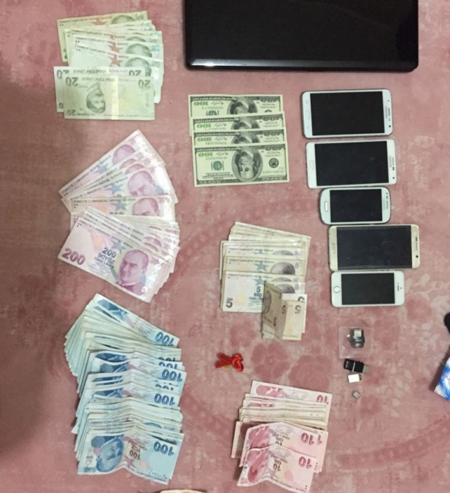 İzmir'de FETÖ operasyonu: 36 gözaltı