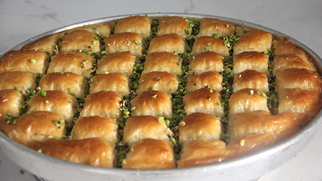 Zahter balı Antep baklavasıyla buluştu