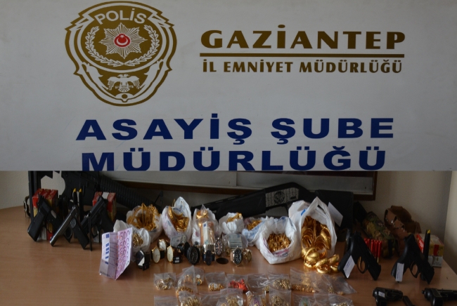 Bankadan 7 milyon euro çalanlara 5 yıl sonra operasyon: 17 gözaltı