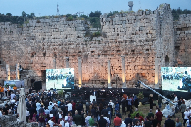 Antalya, turizm sezonunu Perge Antik Kenti'nde açtı