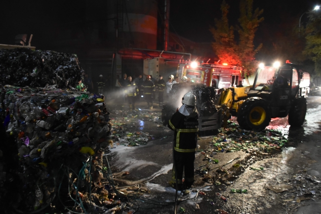 Gaziantep'te polyester fabrikasında yangın