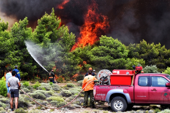 Yunanistan tarihindeki en ölümcül yangın felaketinde ölü sayısı artıyor