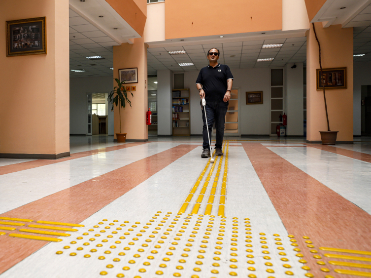 Görme engelli kütüphane sorumlusu, 13 yılda 35 bin kitabı dijitale aktardı