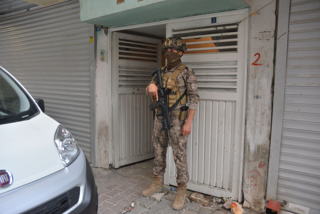 Adana'da suç örgütüne operasyon: 35 gözaltı