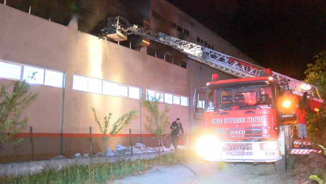 Bursa'da çıkan fabrika yangını söndürüldü