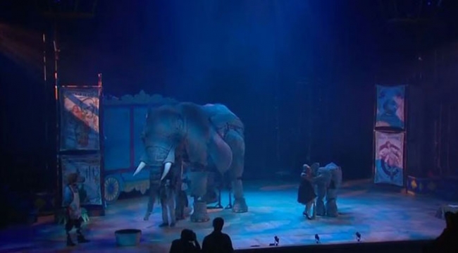 Gerçek hayvanların olmadığı modern sirk gösterisi Londra'da