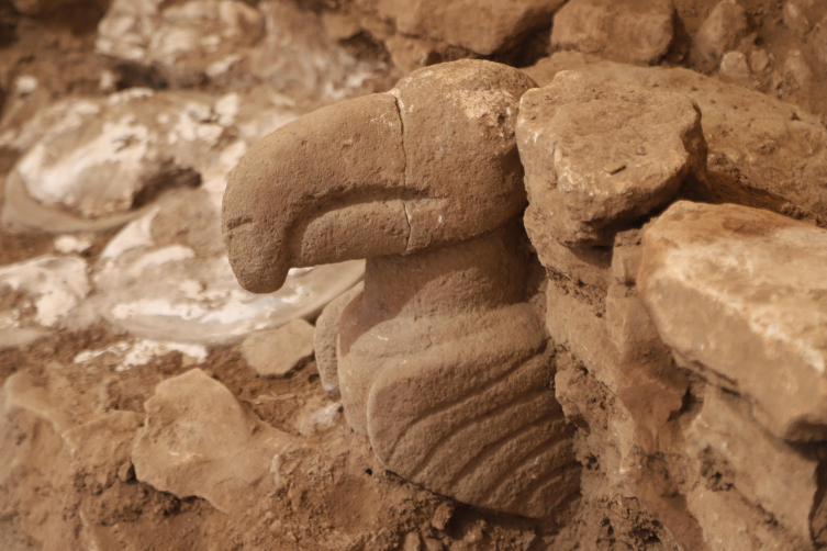 Göbeklitepe'de 'ilk boyalı heykel' bulundu
