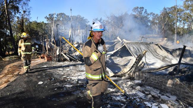 Avustralya'da çıkan yangında 5 ev kül oldu