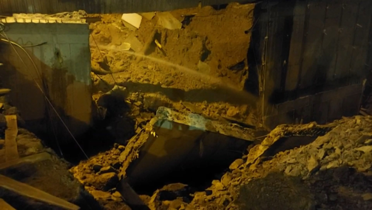 Üsküdar'da toprak kayması: Tedbir amaçlı bina boşaltıldı