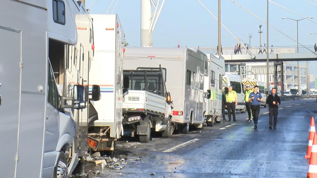 Başakşehir'de karavanlar birbirine girdi: 6 yaralı