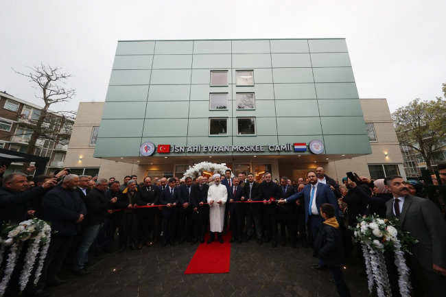 Diyanet İşleri Başkanı Erbaş, Hollanda'da HDV Ahi Evran Camii'nin açılışını yaptı