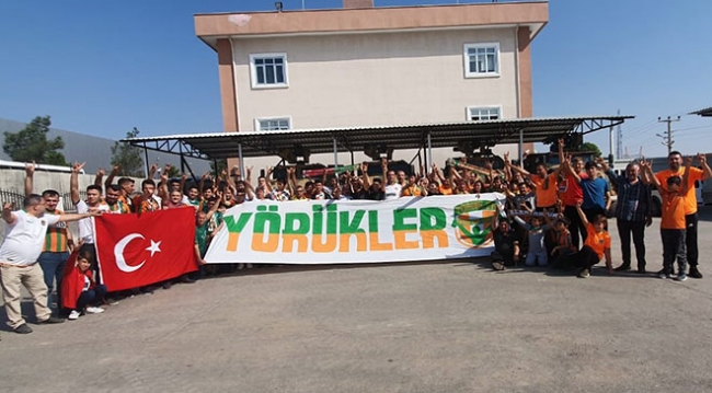 Sınır hattındaki özel harekat polislerine taraftarlardan destek