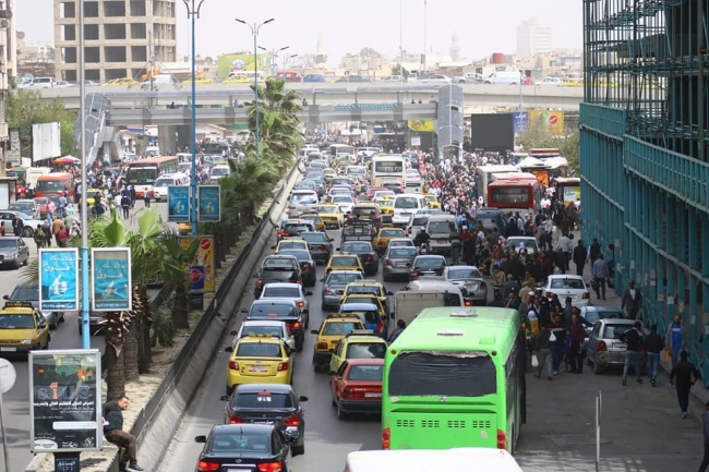Esed rejiminin kontrolündeki bölgelerde benzin sıkıntısı büyüyor