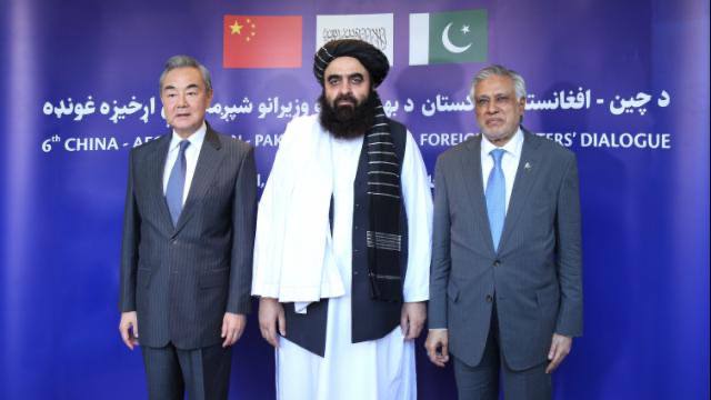 Çin-Pakistan Ekonomik Koridoru’nun Afganistan’a uzatılması için görüşmeler yürütülüyor.