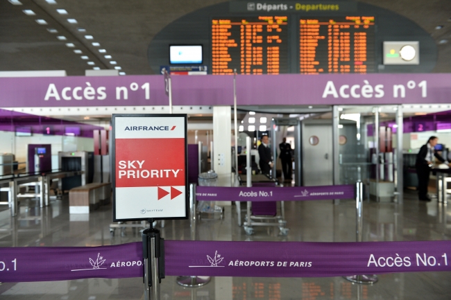 Fransa'da grev ve gösteriler ülke ekonomisini sarsıyor