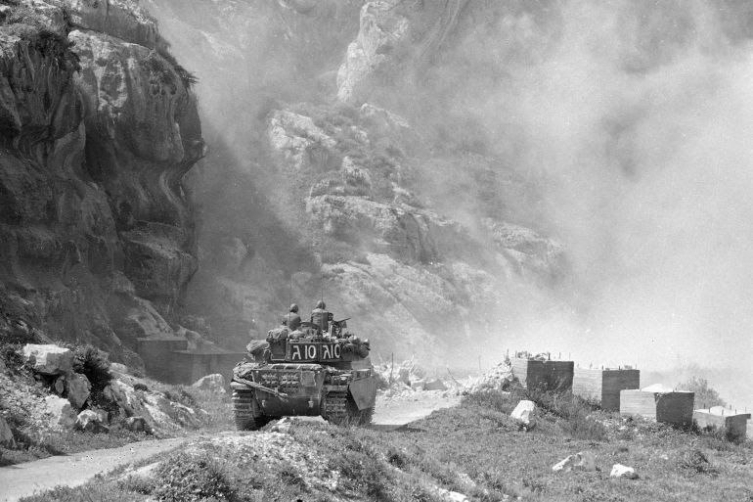 İsrail, 1980'li yıllarda da uzun yıllar Lübnan güneyini işgal etmişti. Fotoğraf: AP