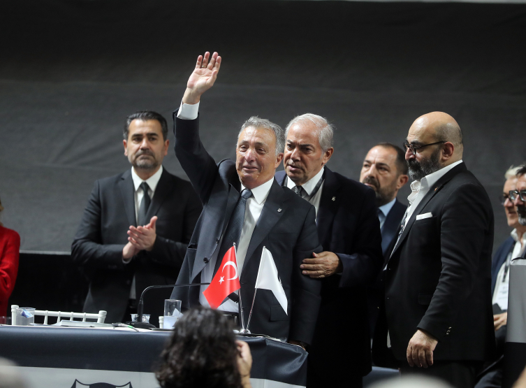 Ahmet Nur Çebi ve yönetimi ibra edildi