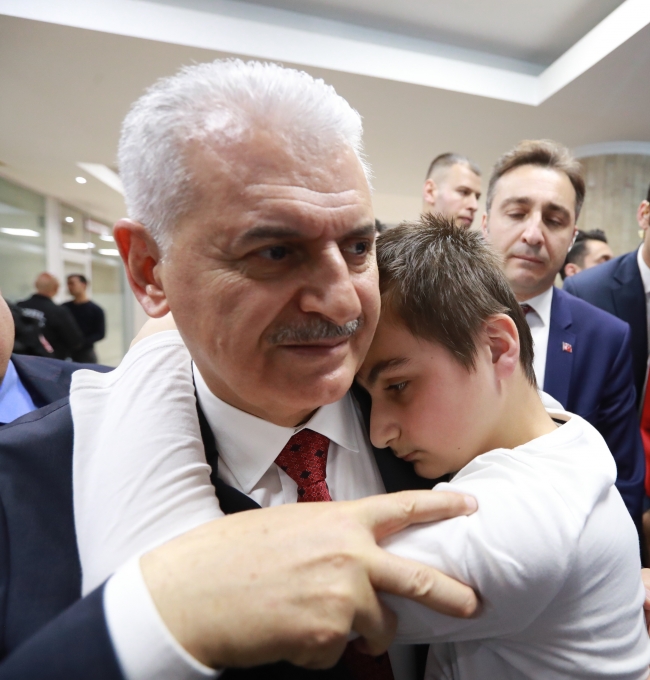 Başbakan Yıldırım'dan hasta ziyareti