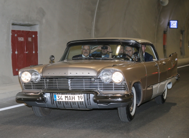 "Son Başbakan"ın kullandığı otomobile gözü gibi bakıyor