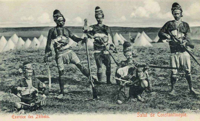 1877-78 Osmanlı Rus Savaşı’na katılan bir zeybek grubunun, askeri kamplarında çekilen fotoğrafları.| Fotoğraf: Ali Özçelik