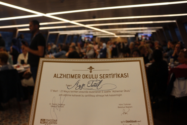 'Alzaymır Okulu' ilk mezunlarını verdi