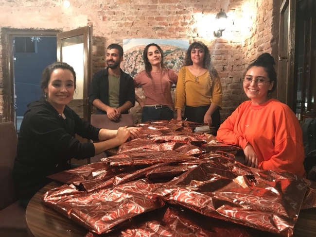 "Çocuklar Üşümesin Gönüllüleri"nden köy okullarına destek