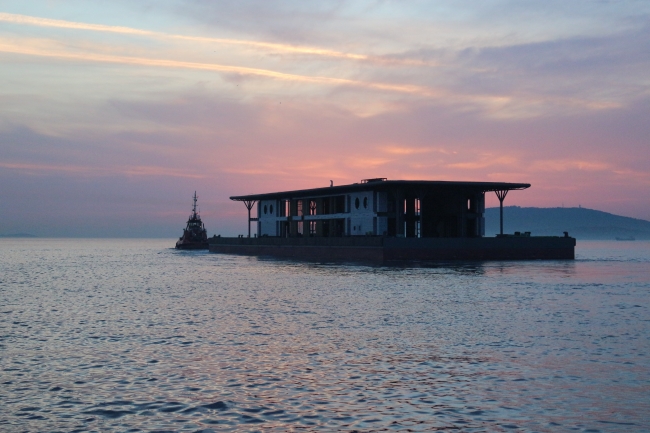 Karaköy'ün yeni iskelesi Tuzla'dan yola çıktı