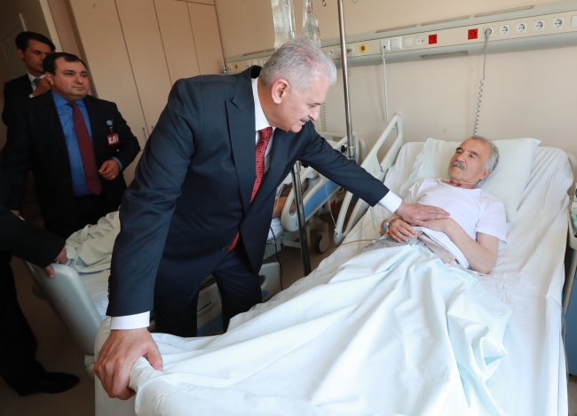 Başbakan Yıldırım'dan hasta ziyareti