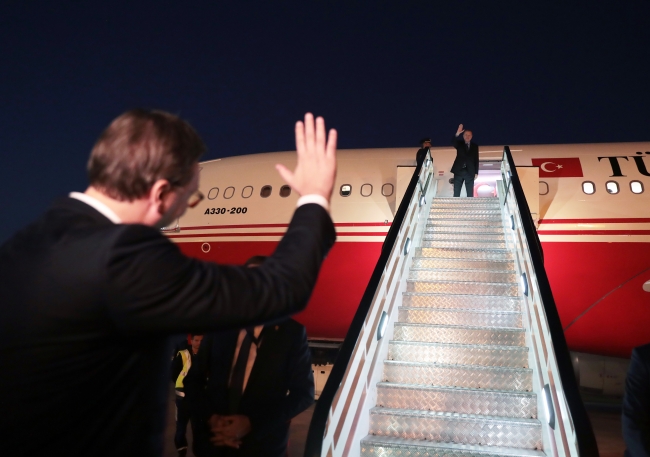 Sırbistan Cumhurbaşkanı Vucic, Cumhurbaşkanı Erdoğan'ı uğurladı. Fotoğraf: AA 