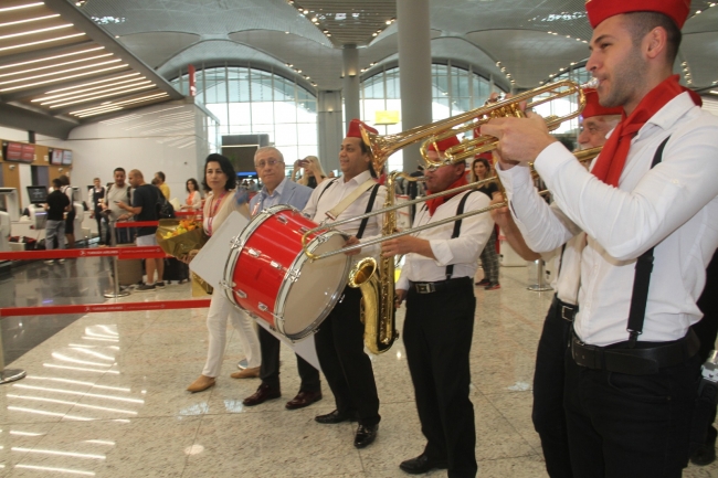 İstanbul Havalimanı'nda 10 milyonuncu yolcuya sürpriz