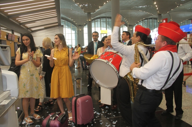 İstanbul Havalimanı'nda 10 milyonuncu yolcuya sürpriz
