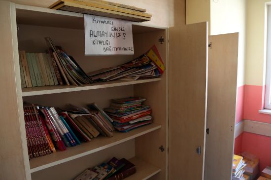 Dershane kitaplığının arkasında "gizli oda" bulundu