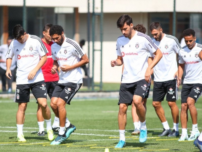 Beşiktaş'ta yeni transferler takıma ısınıyor