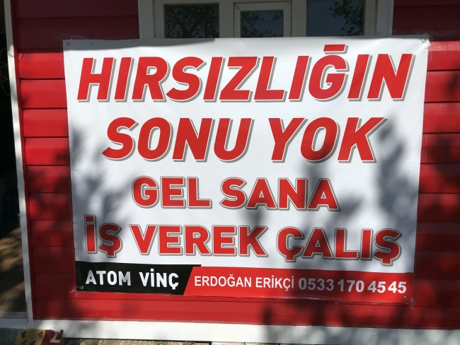 Gaziantep'te esnaftan hırsızlara afişle iş teklifi